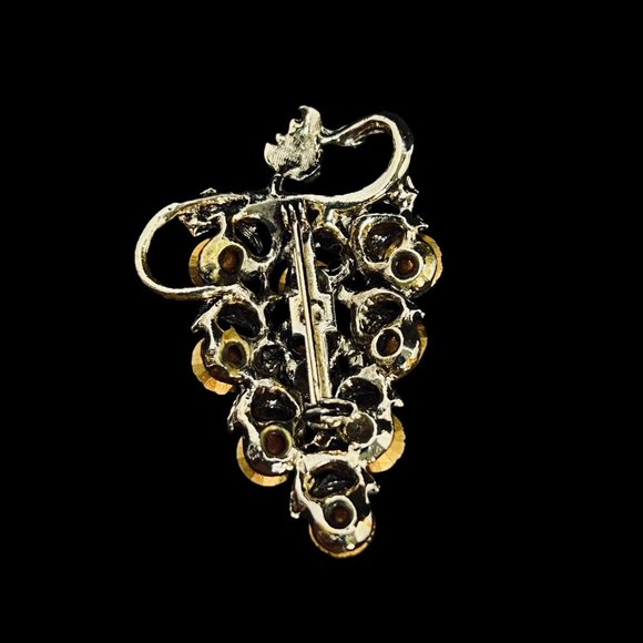 Gold Tone With Golden Glass Rhinestones Grapes Brooch & Clip On Earrings (5128) - Picture 4 of 7